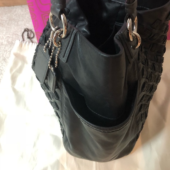 Coach tweeted Duffle/tote blk great condition - Picture 3 of 5